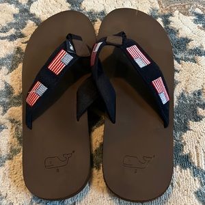Vineyard vines Flip flops size 8